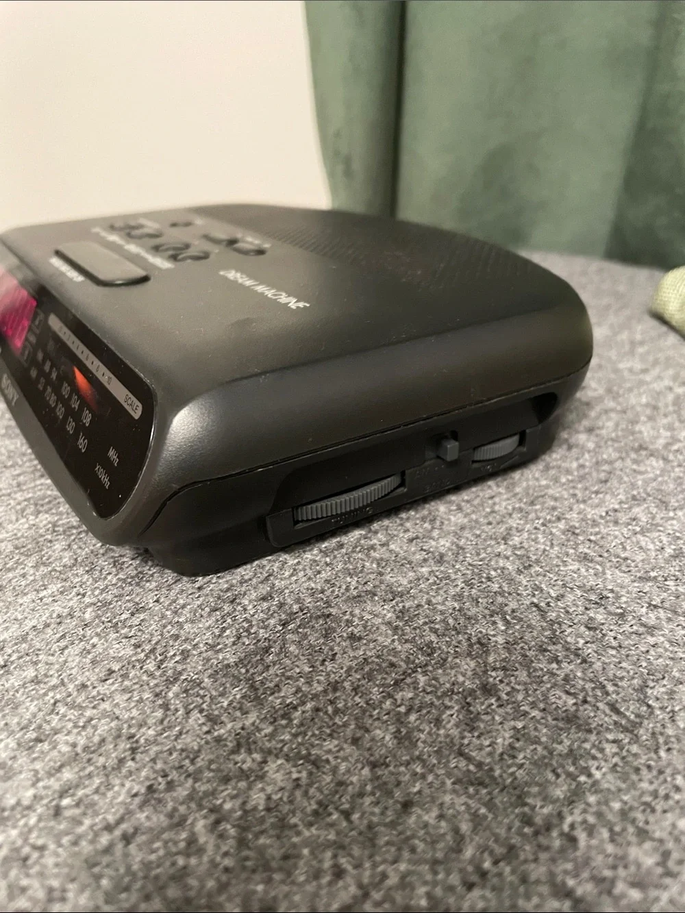 Sony DREAM MACHINE FM/AM Clock Radio ICF-C370 Great Working Condition